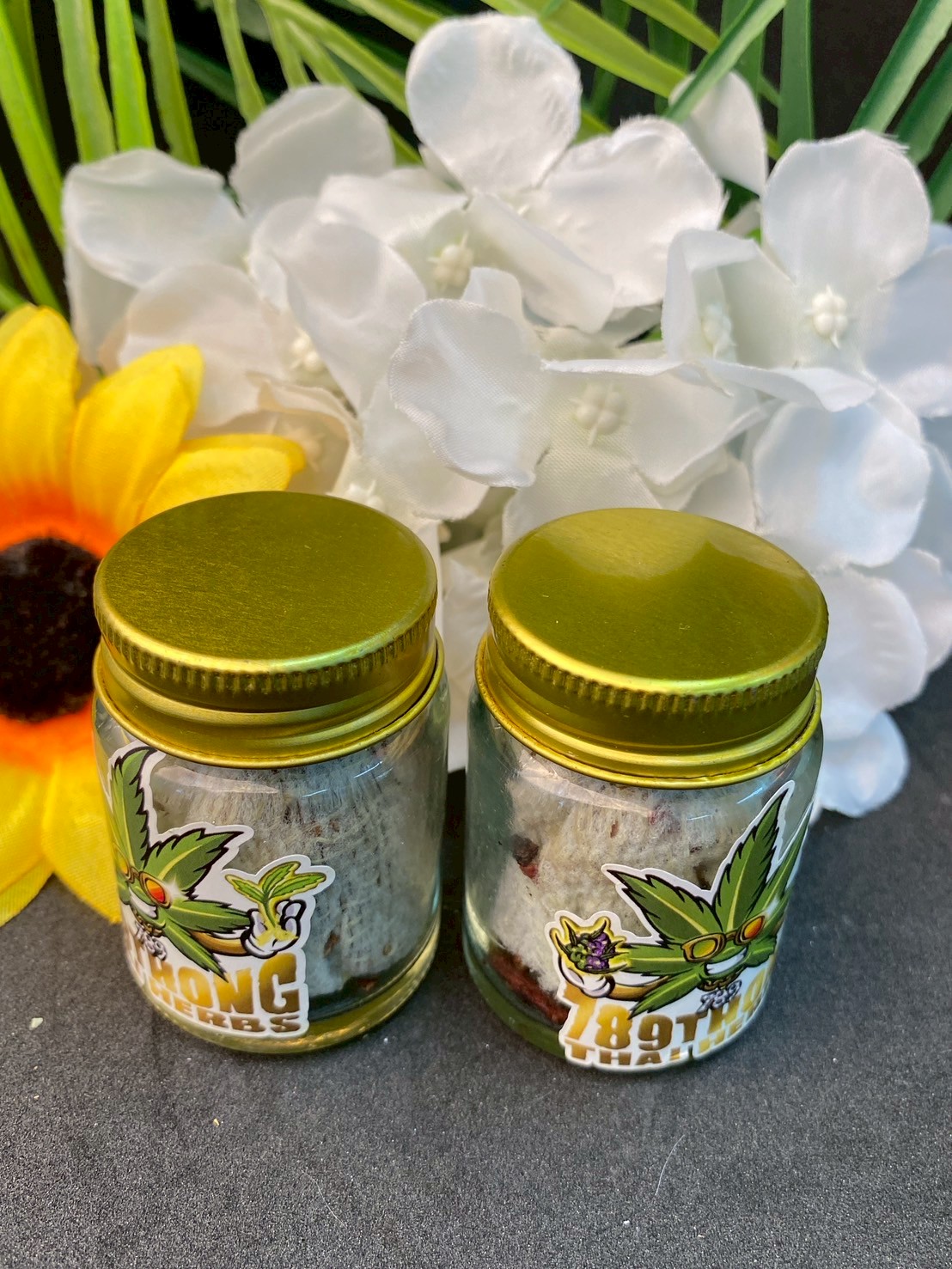 ยาดมสมุนไพรกัญชา 789 ทองไทยเฮิร์บ